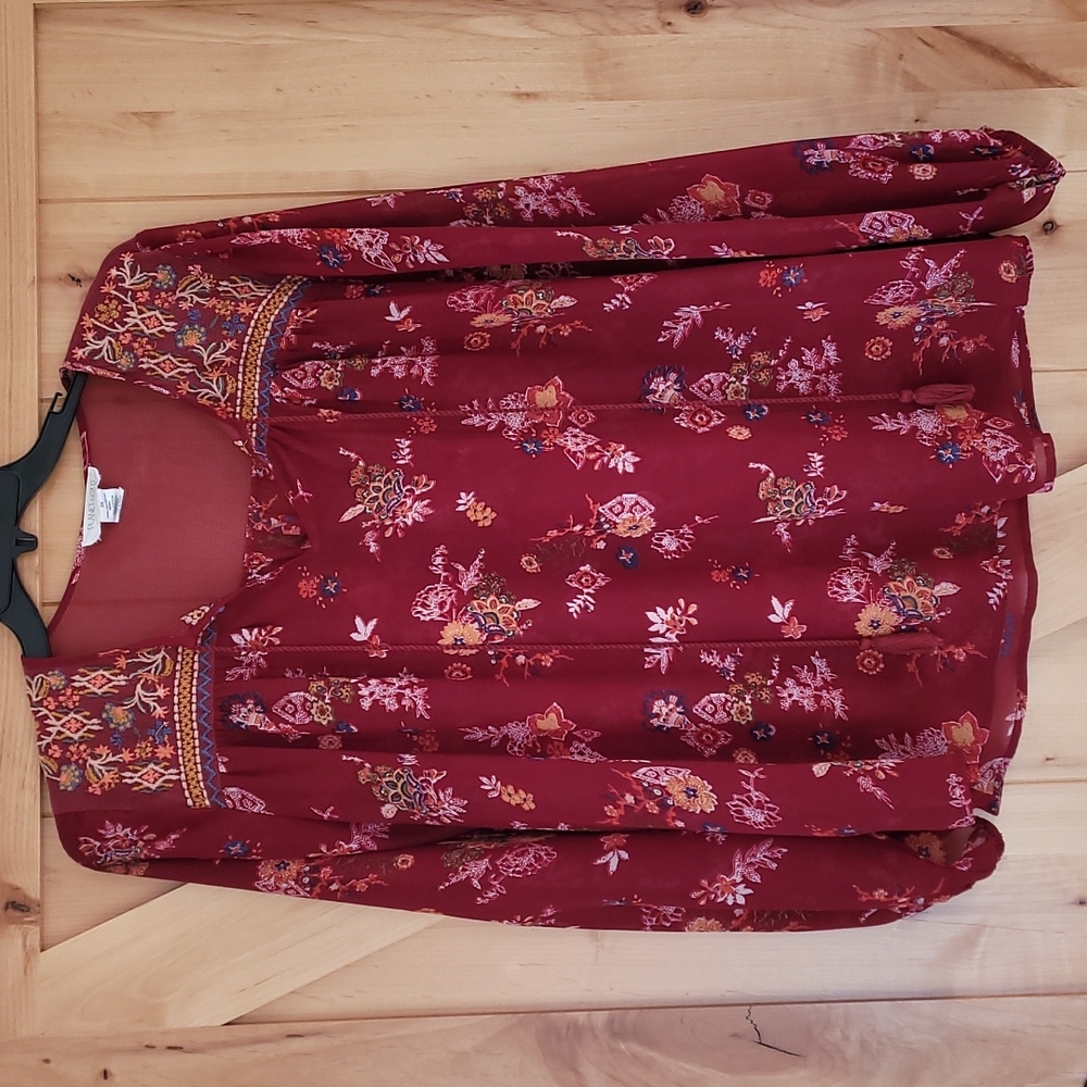 Cute shear paisley top